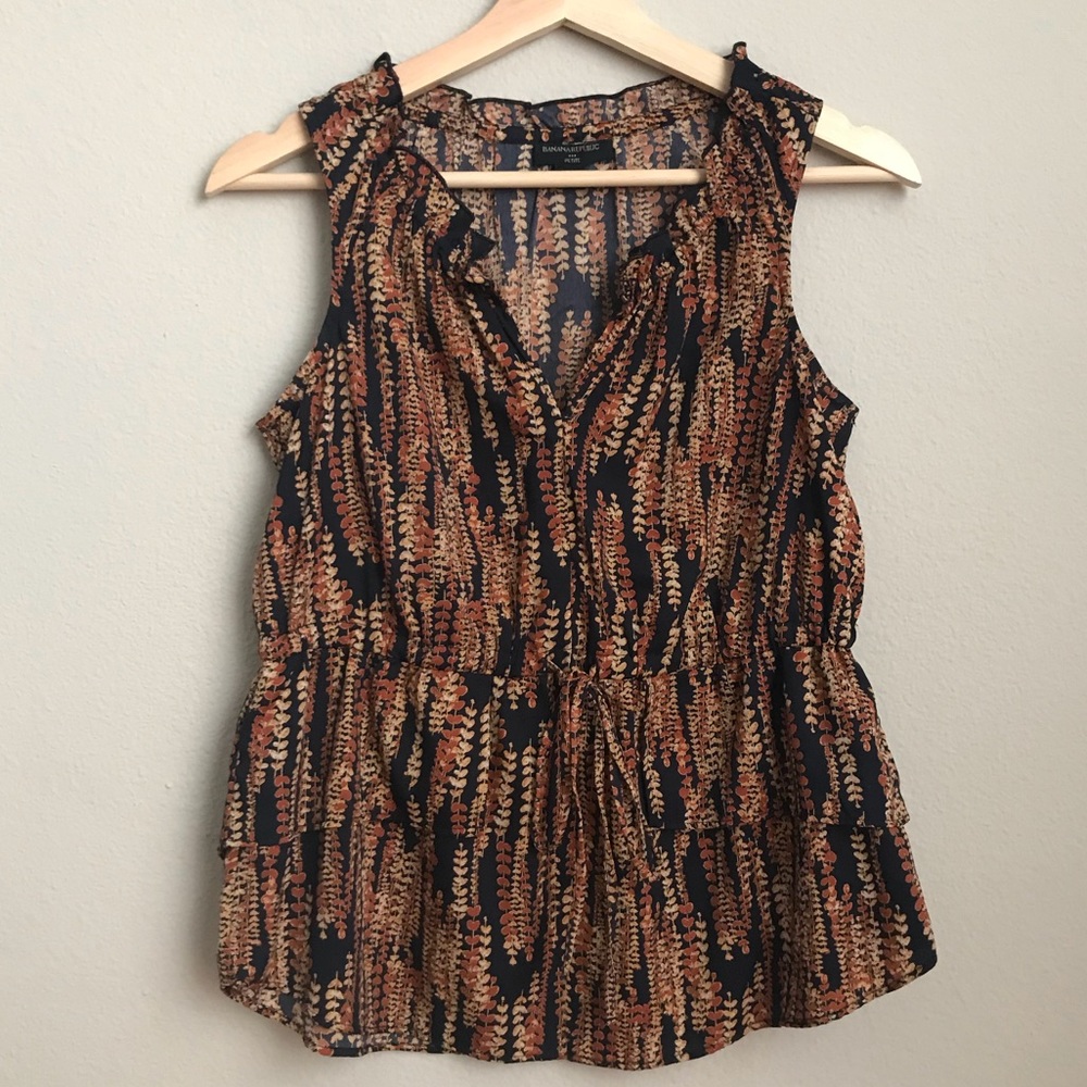 BANANA REPUBLIC sleeveless v-neck leaf print top
